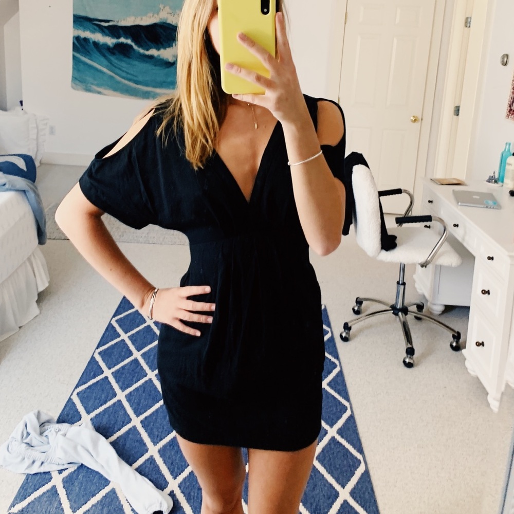 BLACK DRESS